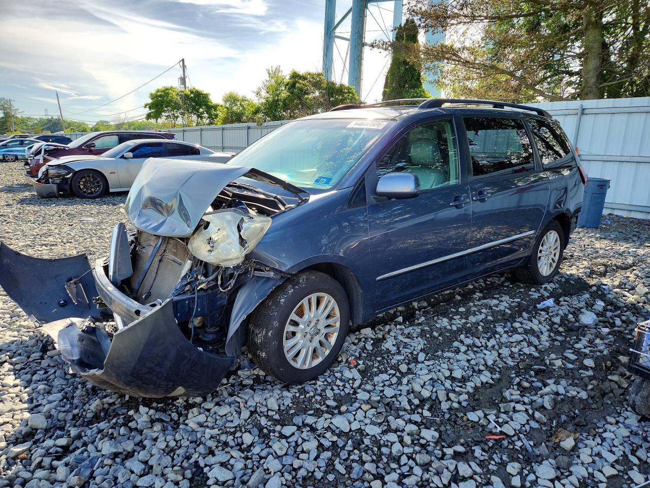 2009 TOYOTA SIENNA