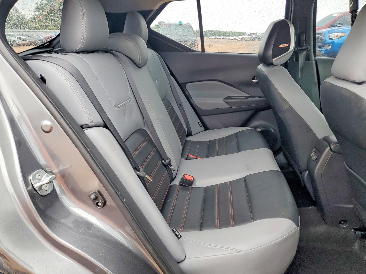 2024 NISSAN KICKS