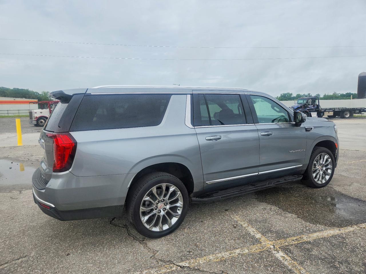 2023 GMC YUKON
