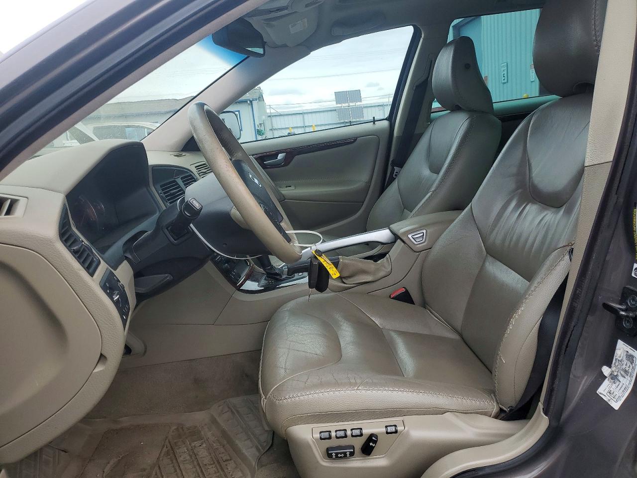 2006 VOLVO XC70