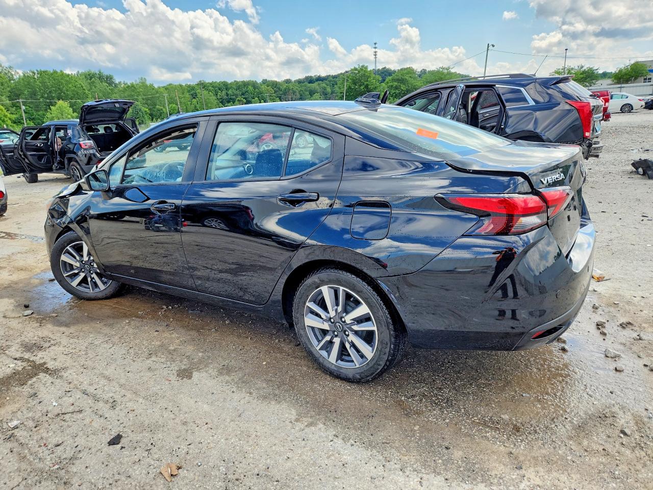 2023 NISSAN VERSA