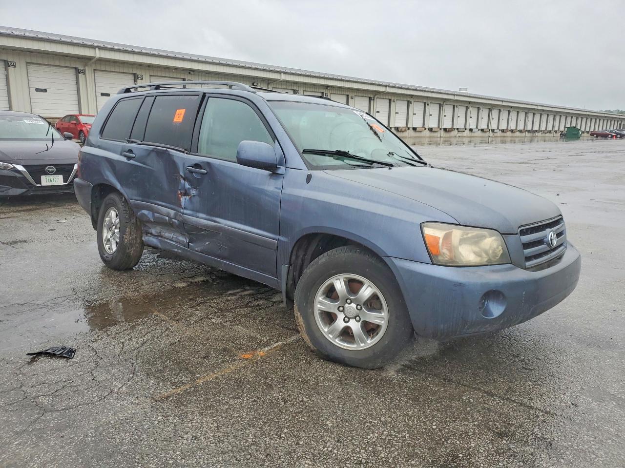 2004 TOYOTA HIGHLANDER
