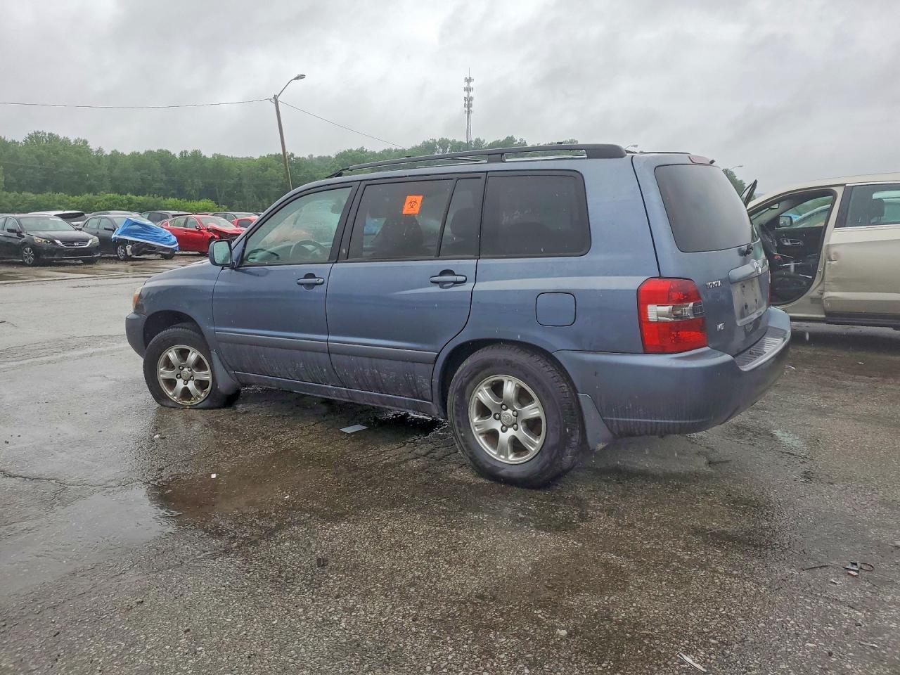 2004 TOYOTA HIGHLANDER