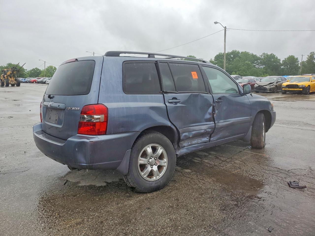 2004 TOYOTA HIGHLANDER