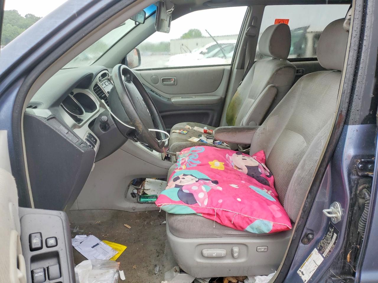 2004 TOYOTA HIGHLANDER