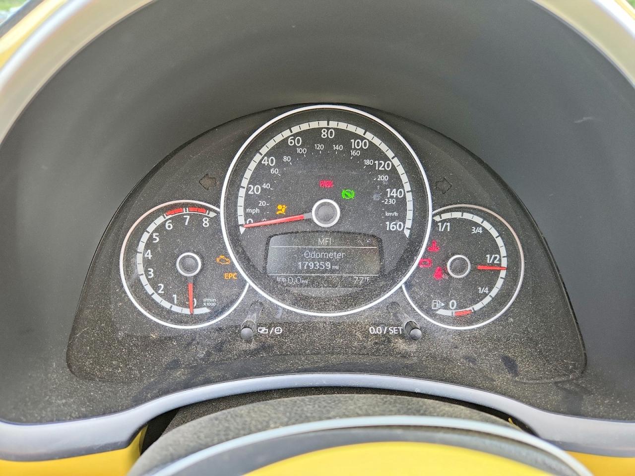 2013 VOLKSWAGEN BEETLE