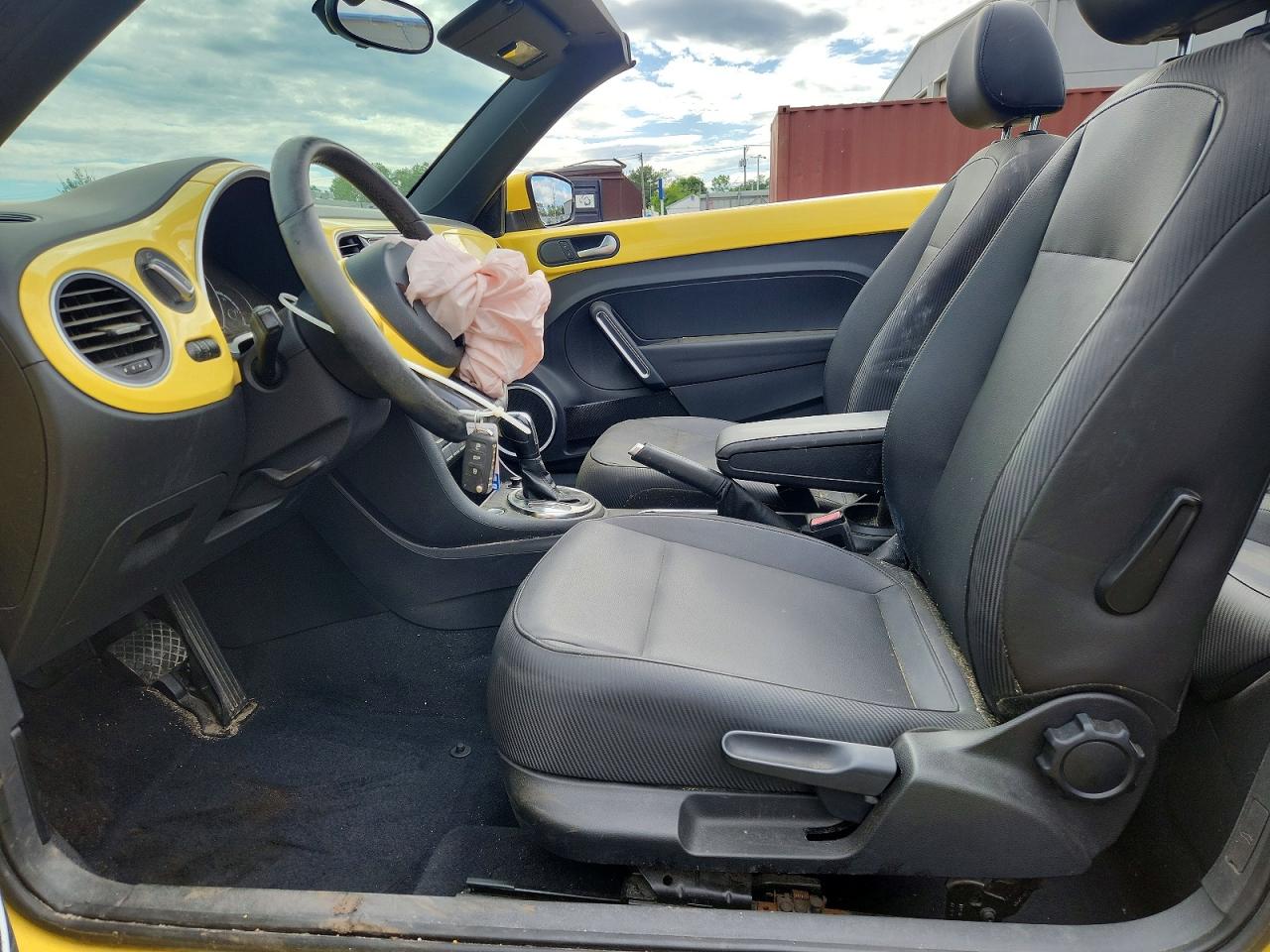 2013 VOLKSWAGEN BEETLE