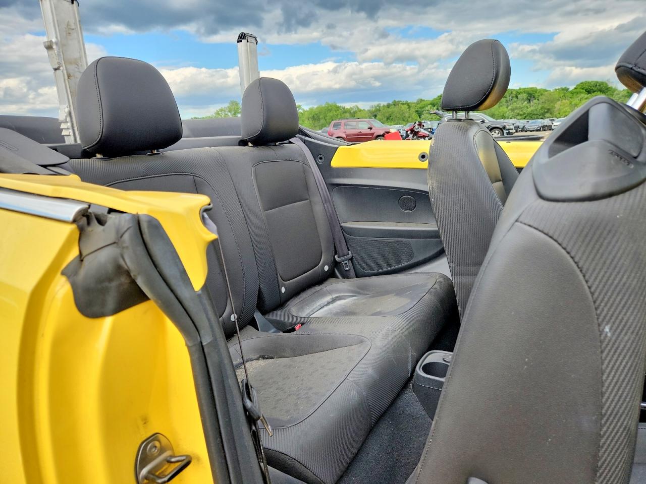 2013 VOLKSWAGEN BEETLE