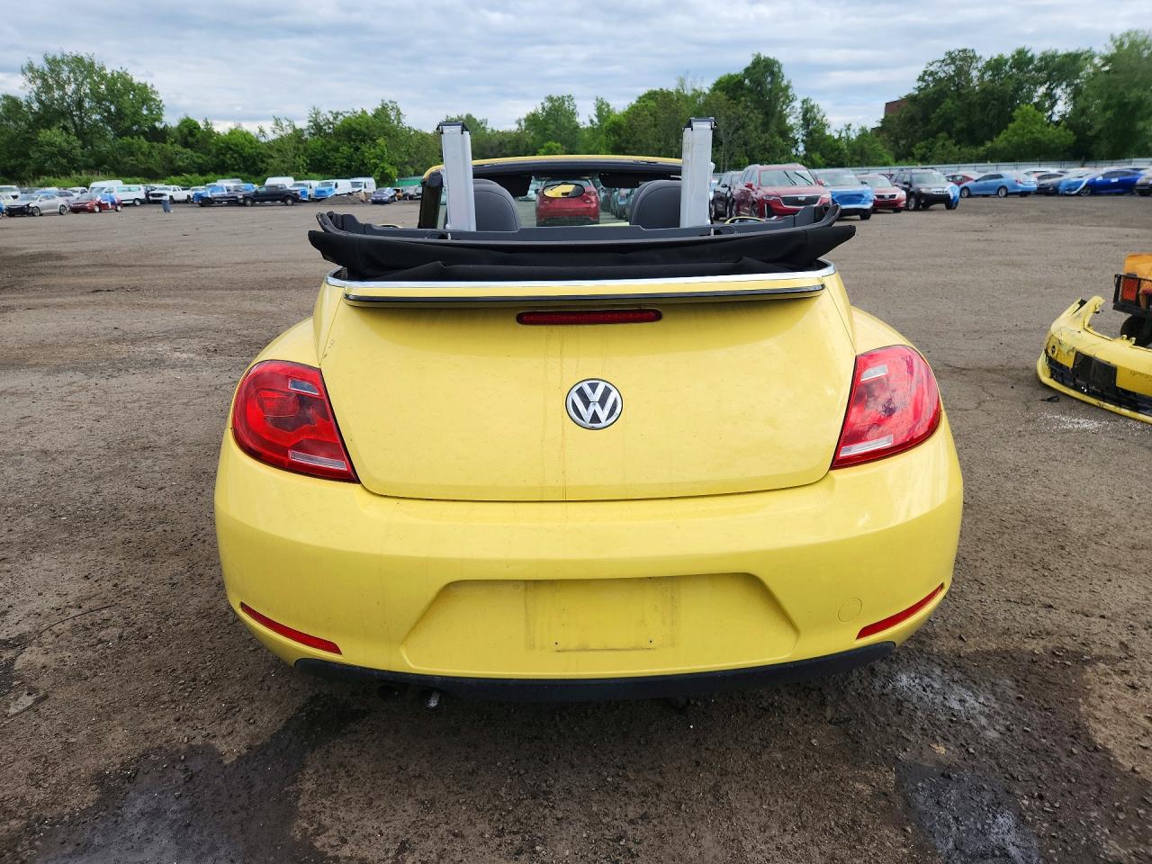 2013 VOLKSWAGEN BEETLE