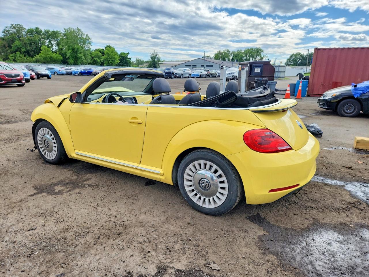 2013 VOLKSWAGEN BEETLE