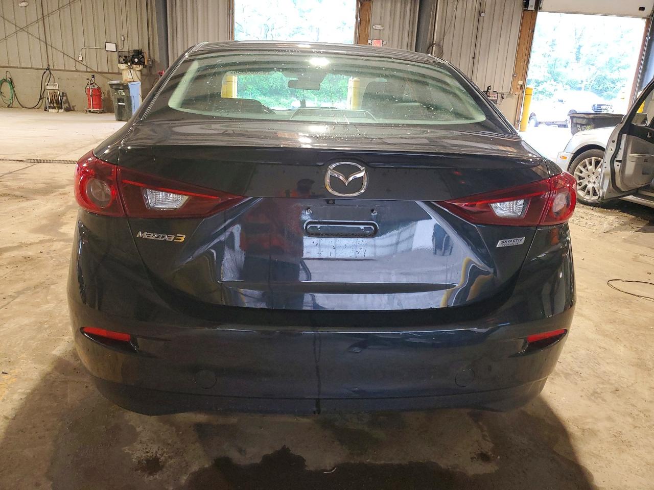 2018 MAZDA 3