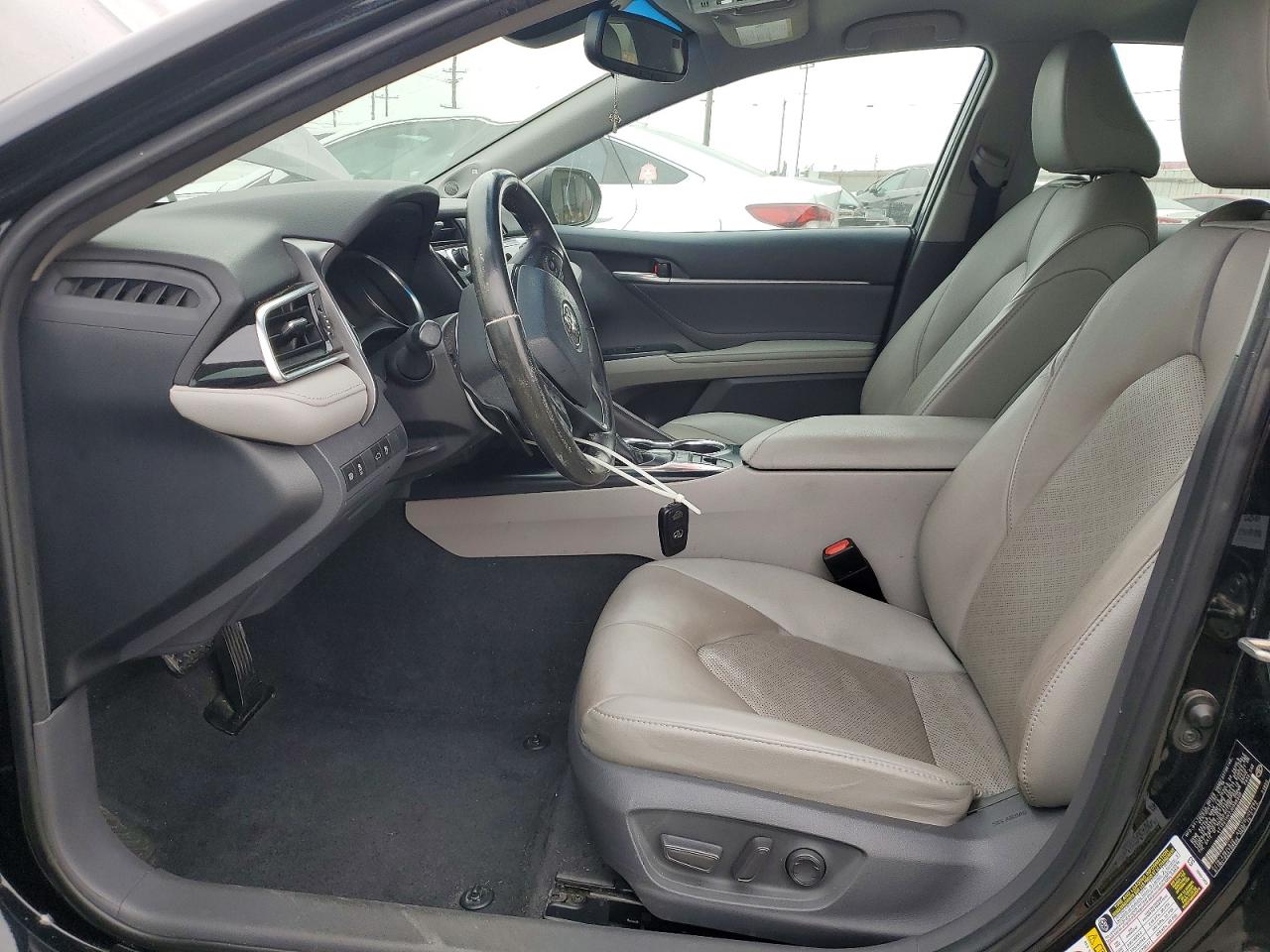 2018 TOYOTA CAMRY
