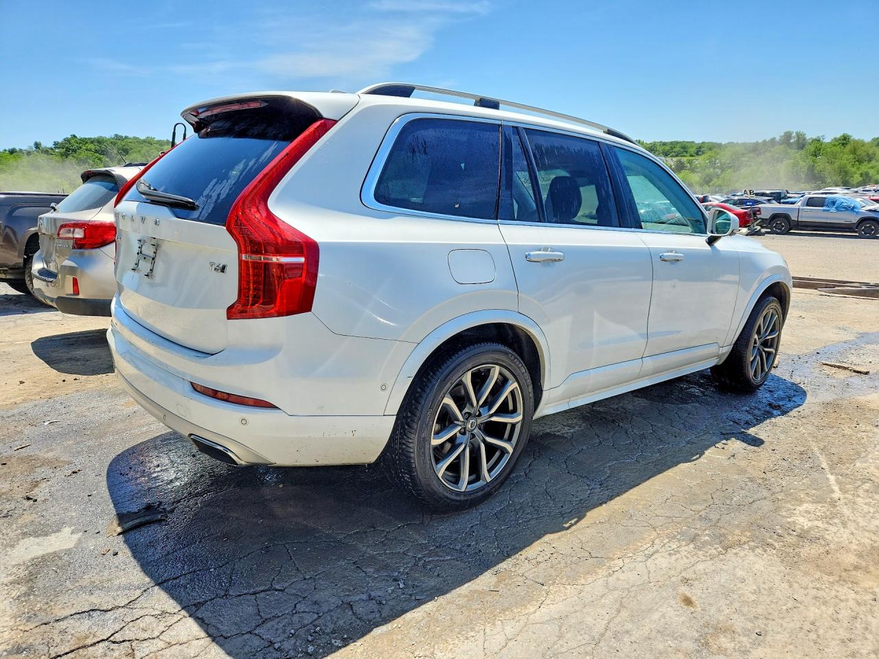 2019 VOLVO XC90