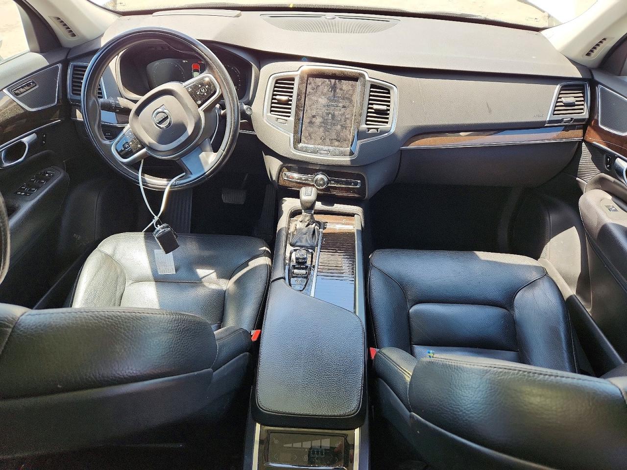2019 VOLVO XC90