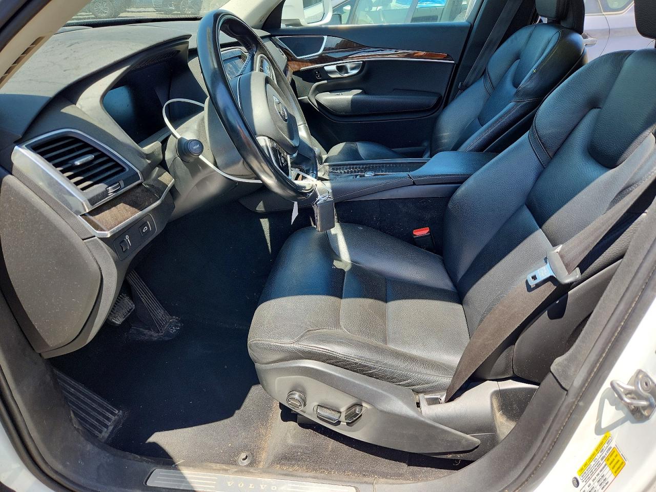 2019 VOLVO XC90