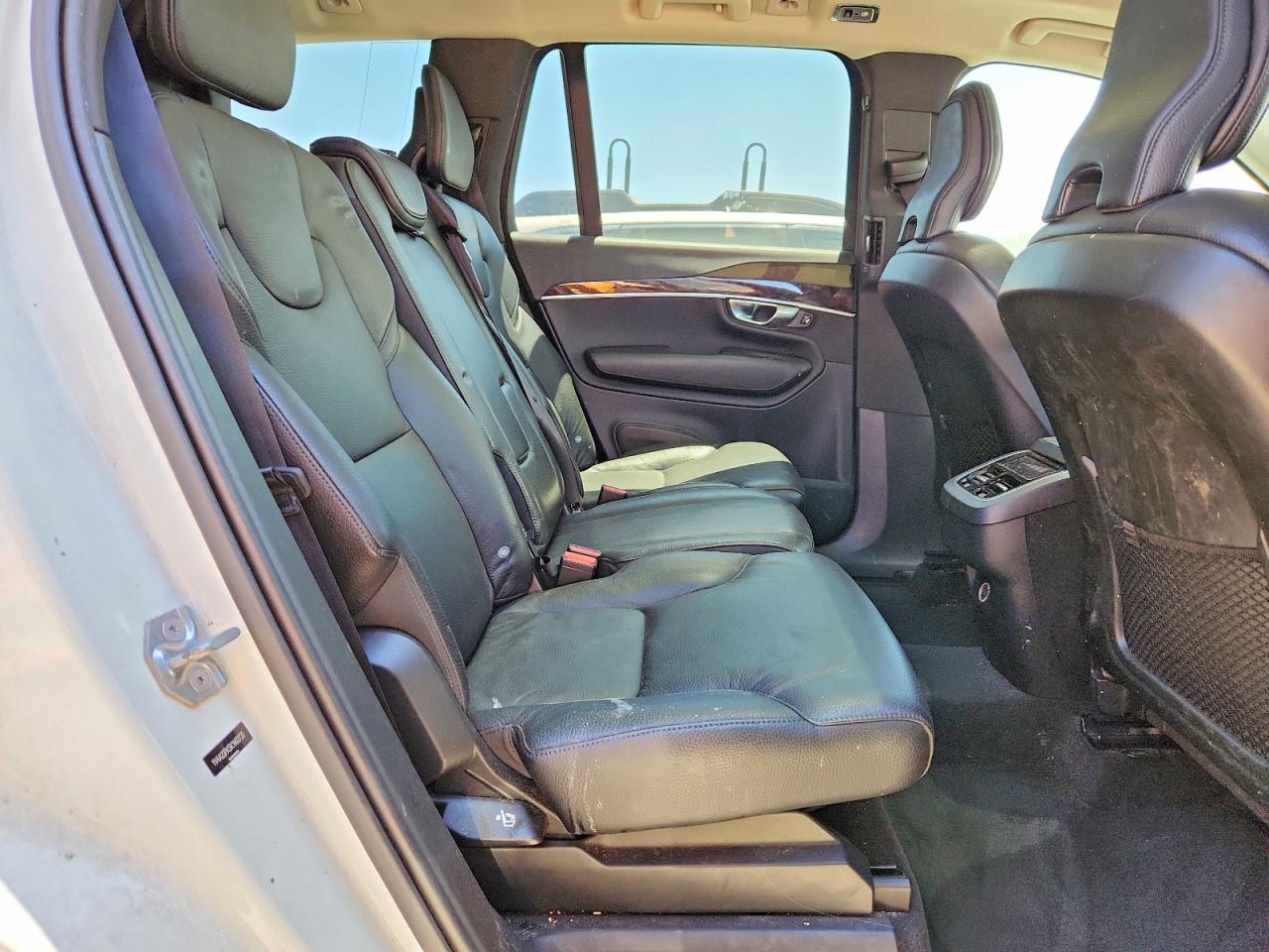 2019 VOLVO XC90