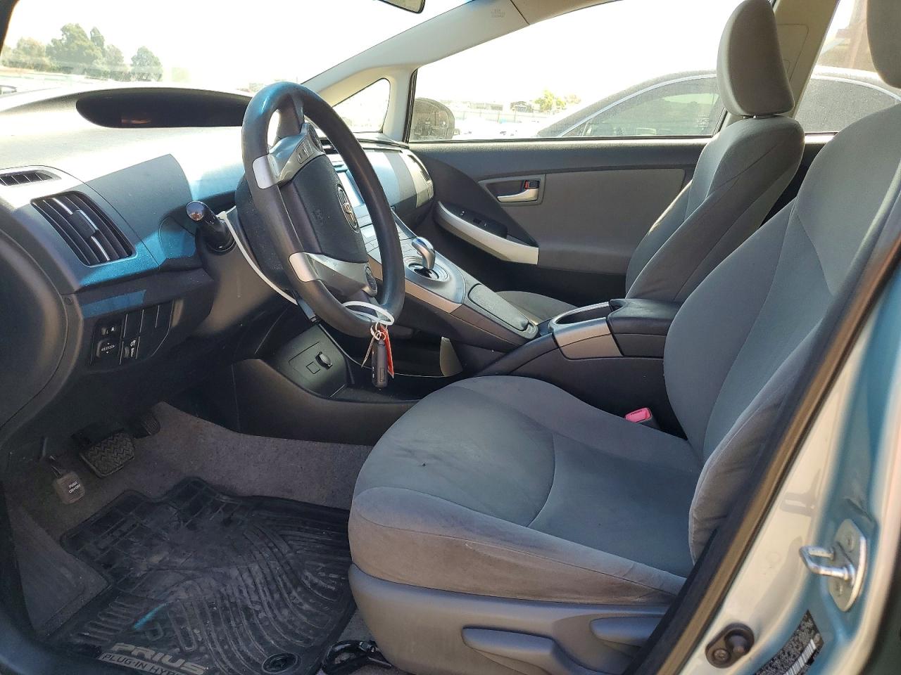 2013 TOYOTA PRIUS