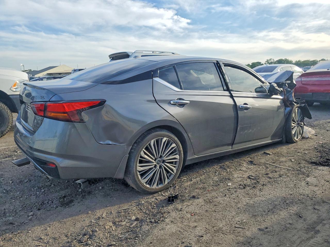 2024 NISSAN ALTIMA