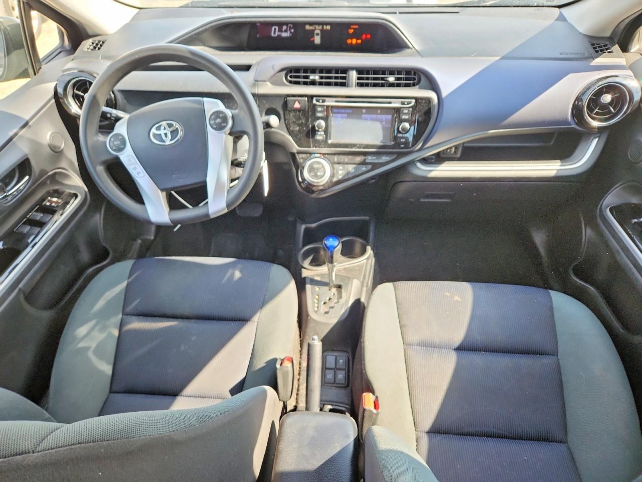 2016 TOYOTA PRIUS