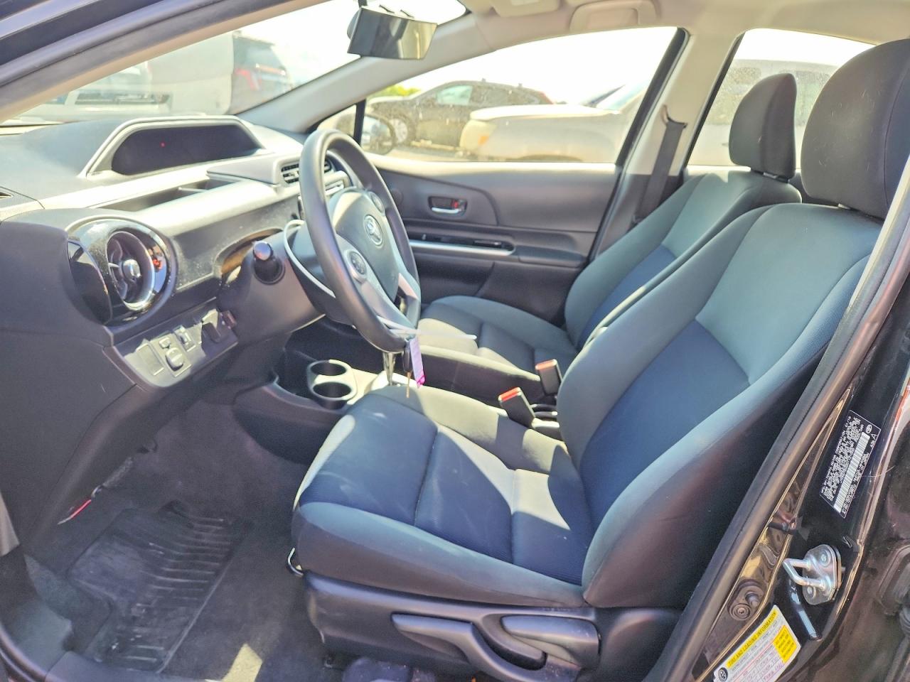 2016 TOYOTA PRIUS