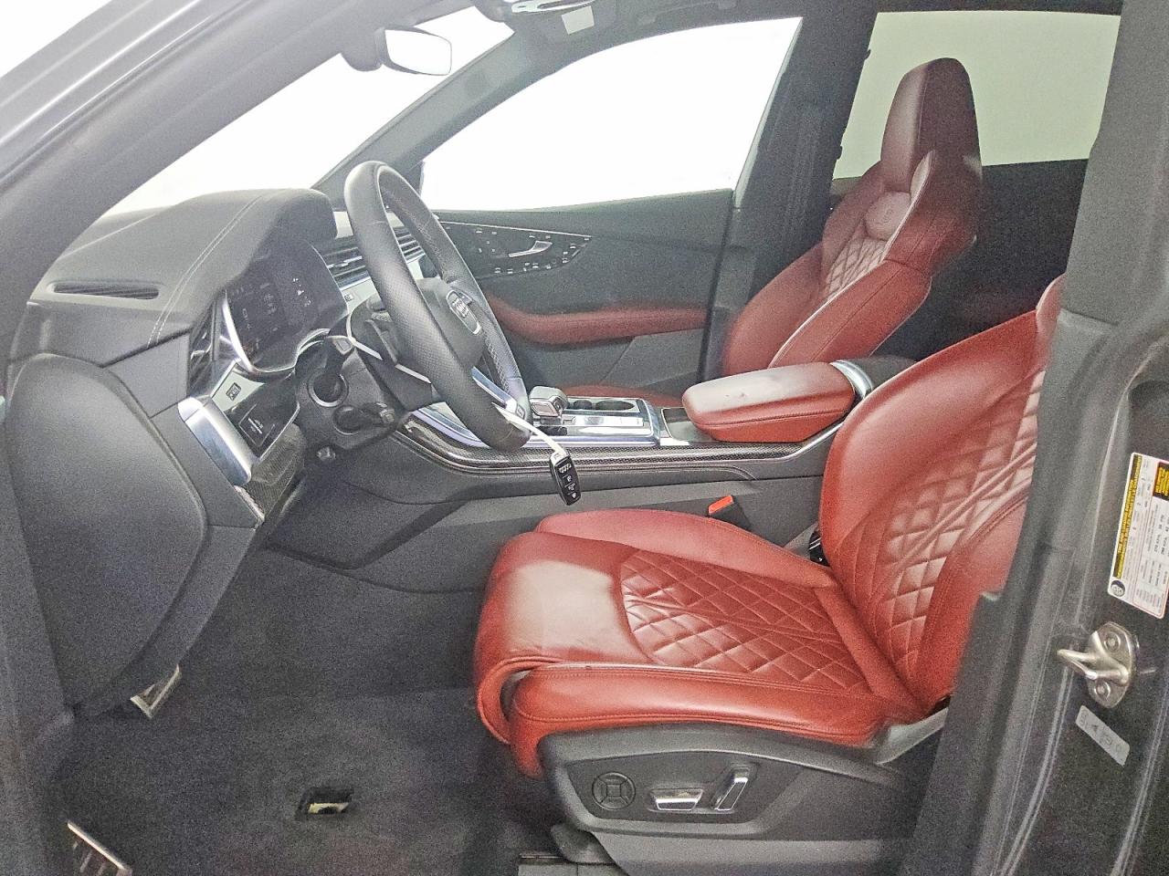 2023 AUDI SQ8