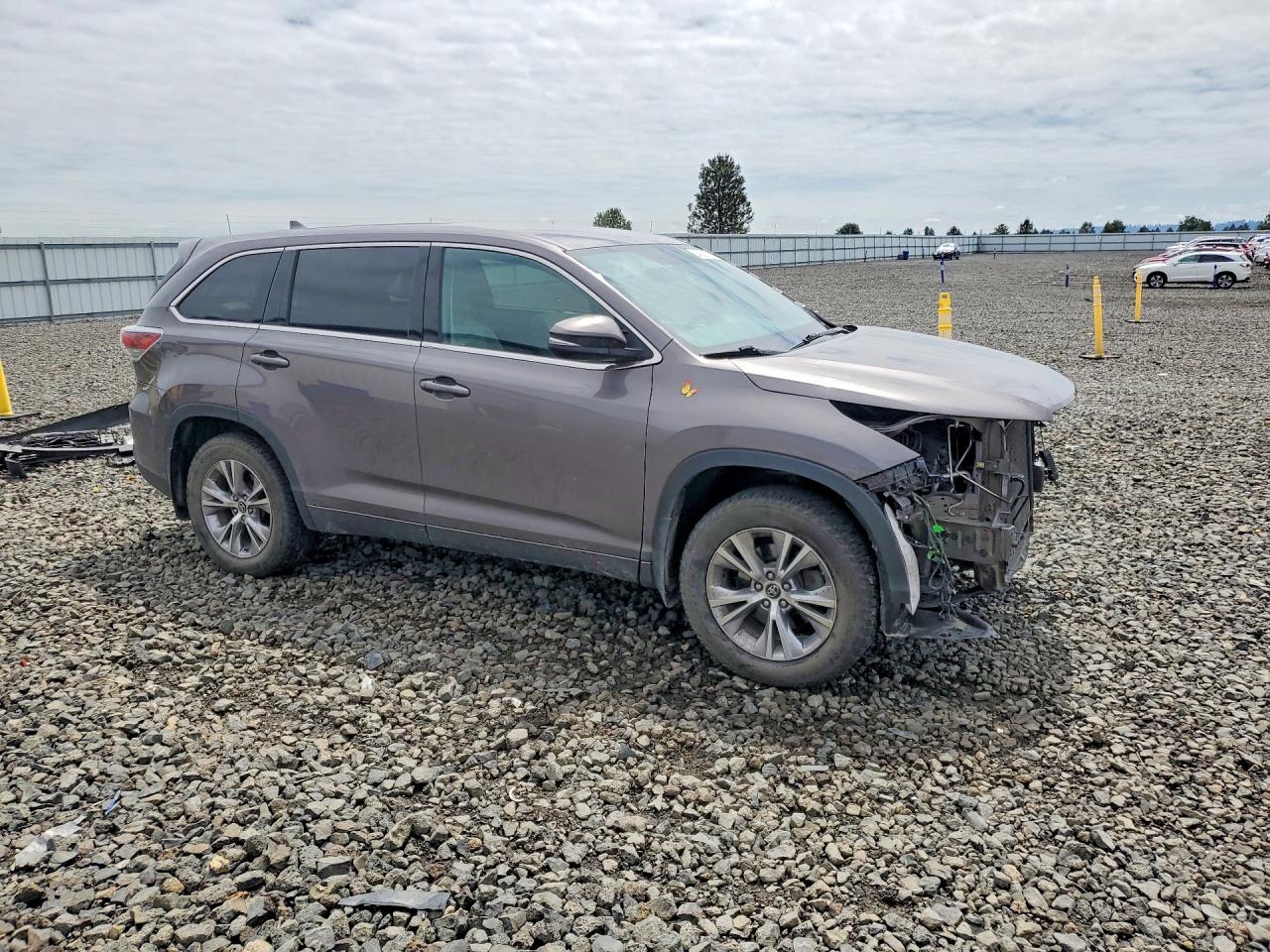 2016 TOYOTA HIGHLANDER