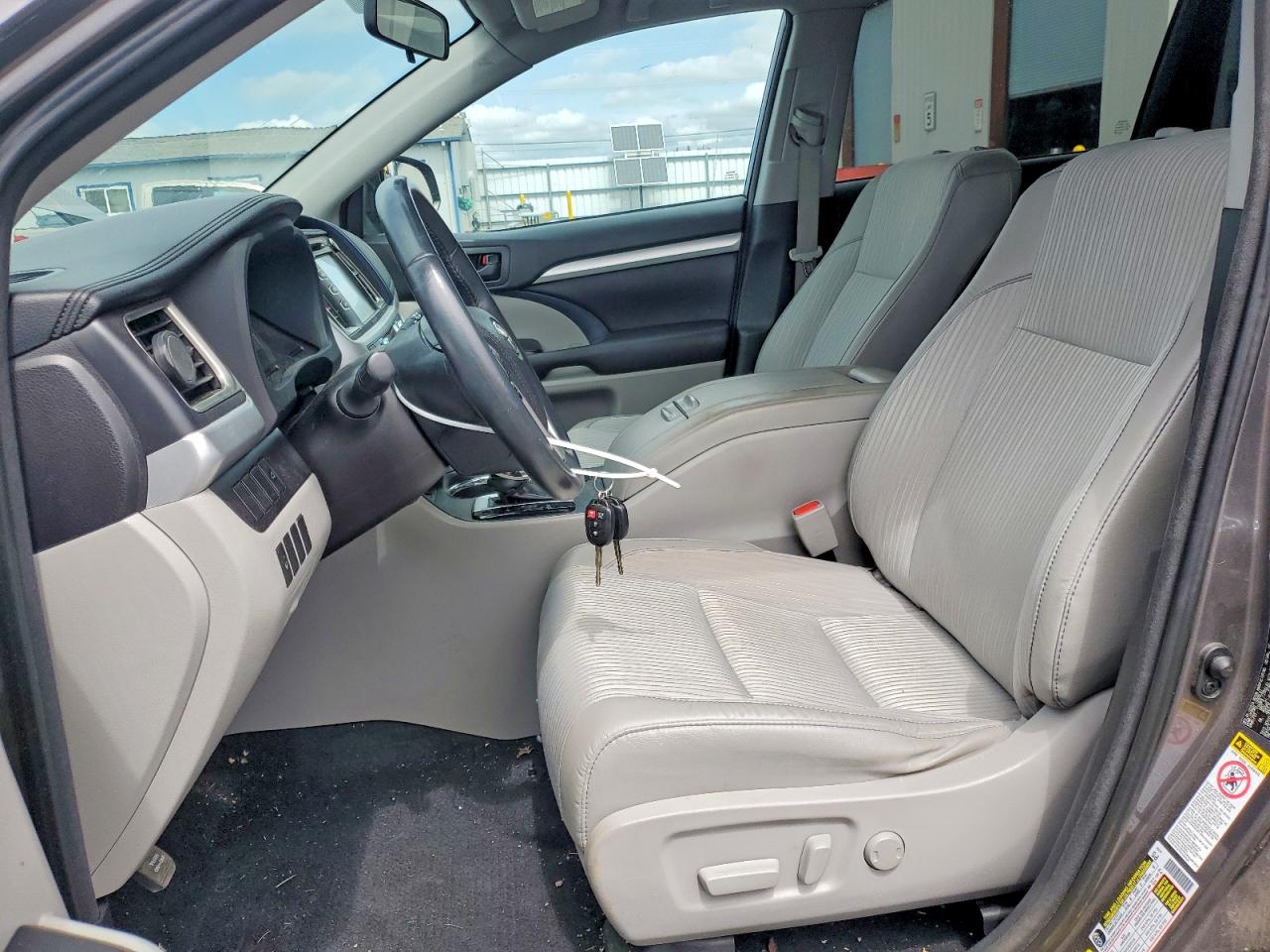 2016 TOYOTA HIGHLANDER