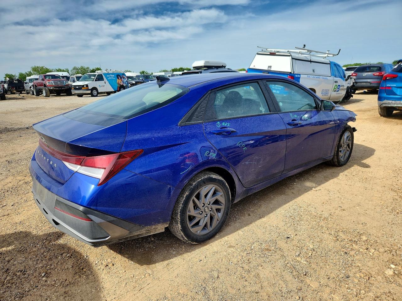 2024 HYUNDAI ELANTRA