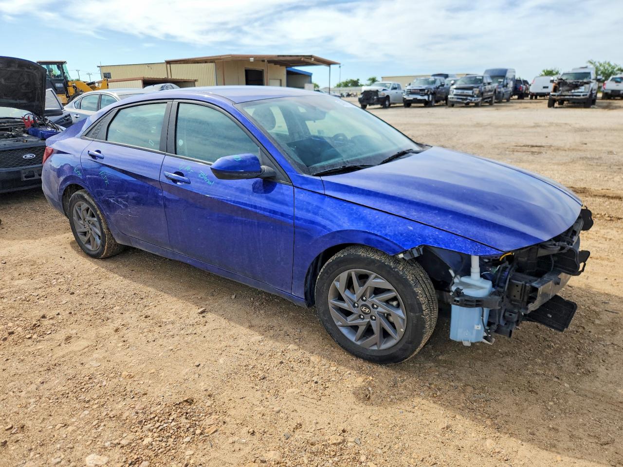 2024 HYUNDAI ELANTRA