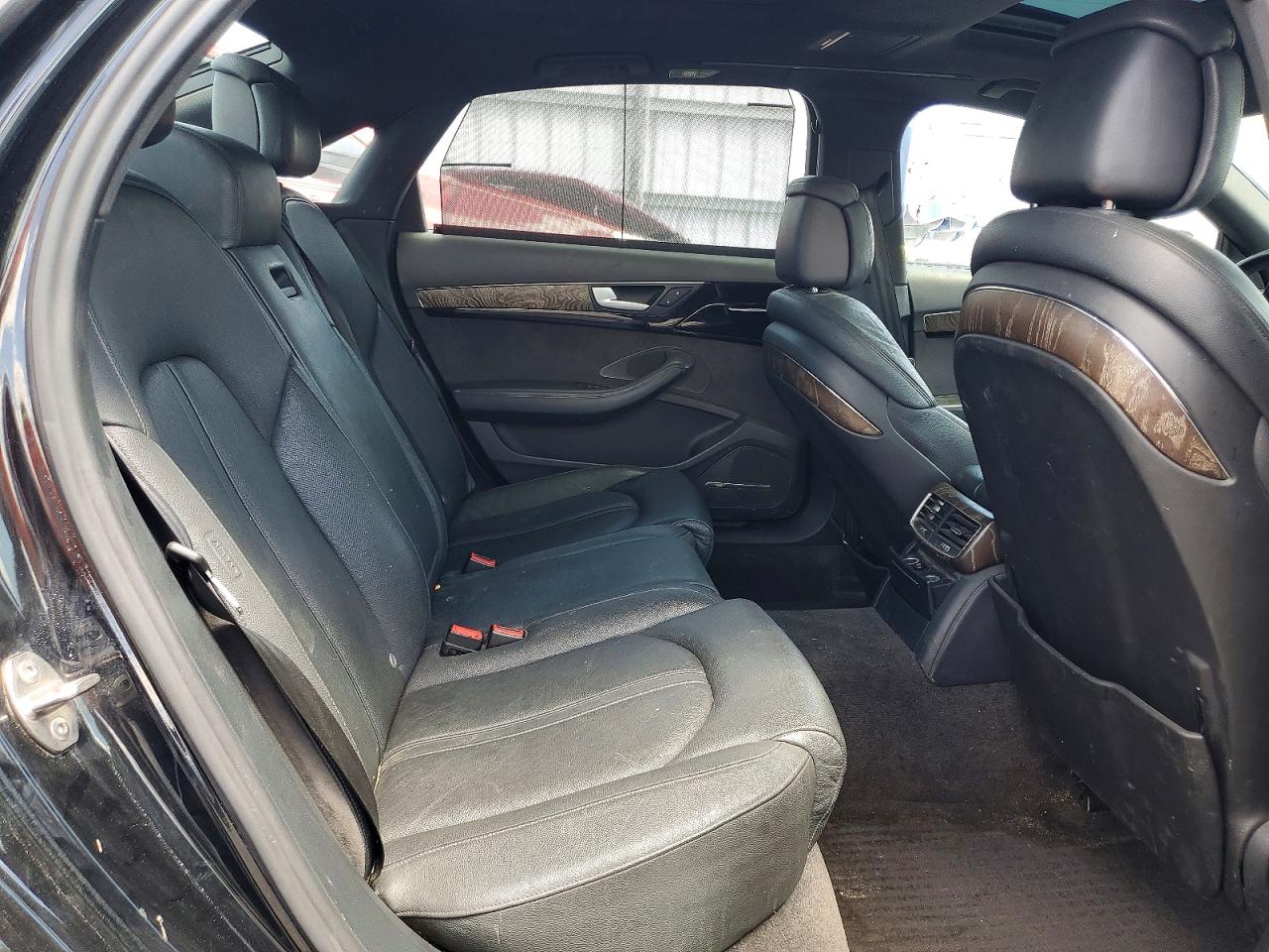 2016 AUDI A8
