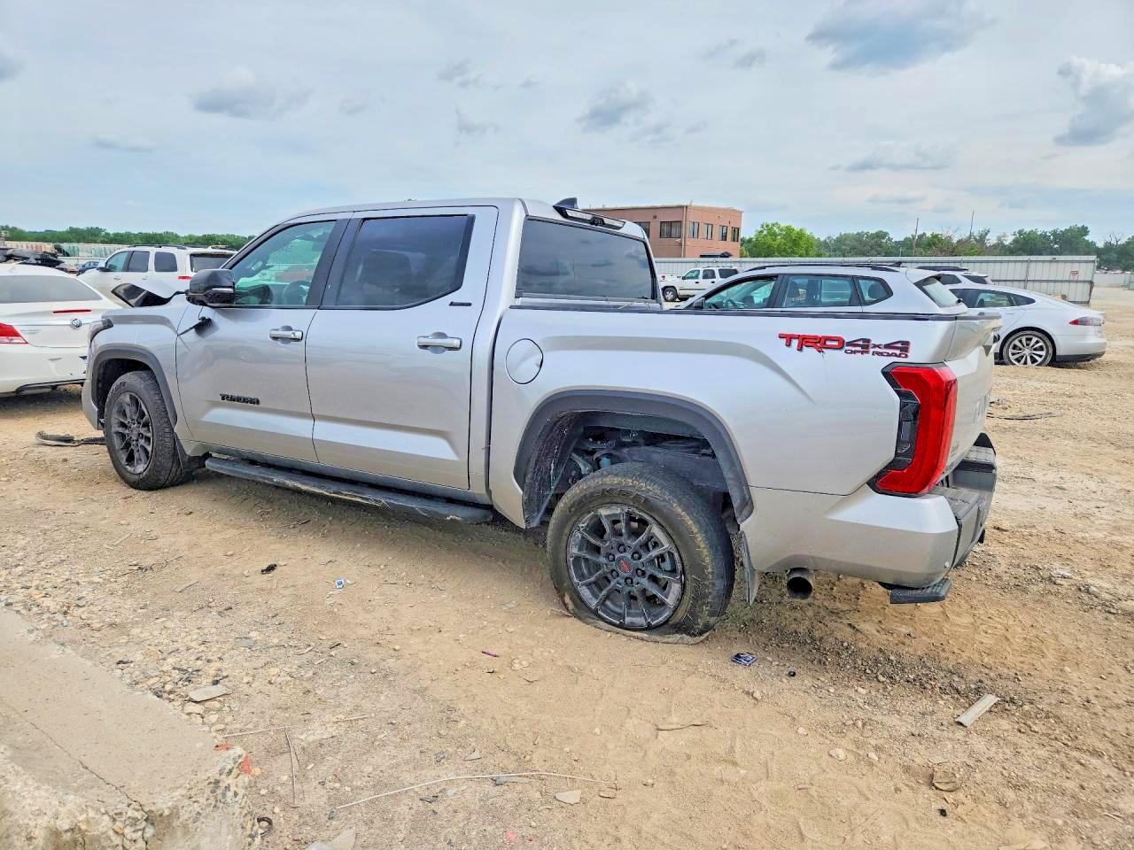 2025 TOYOTA TUNDRA