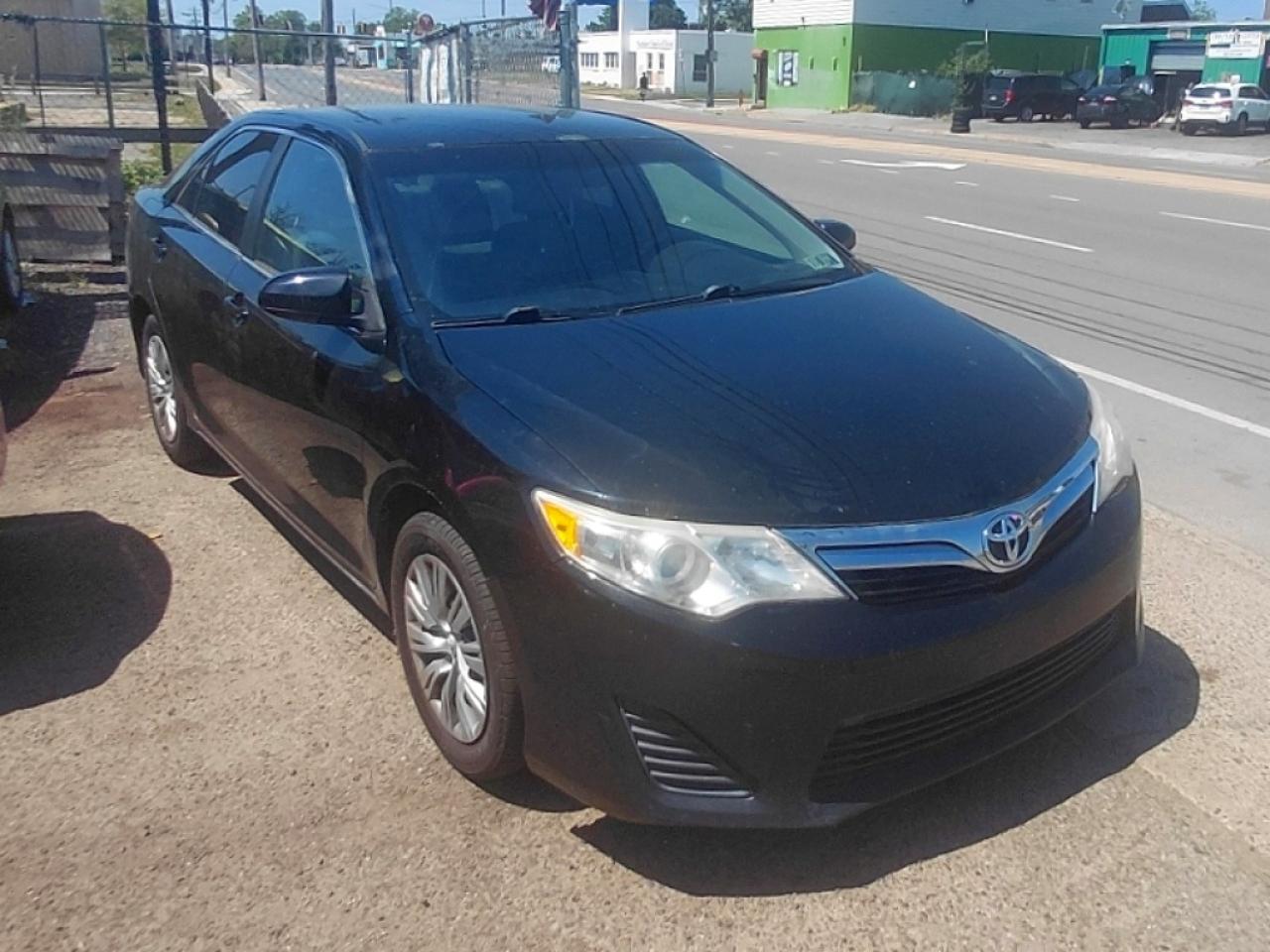2014 TOYOTA CAMRY