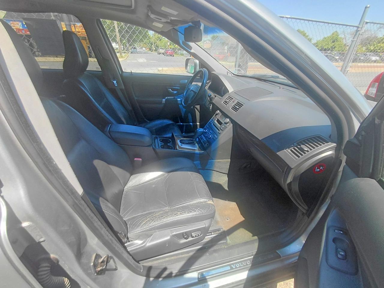 2011 VOLVO XC90