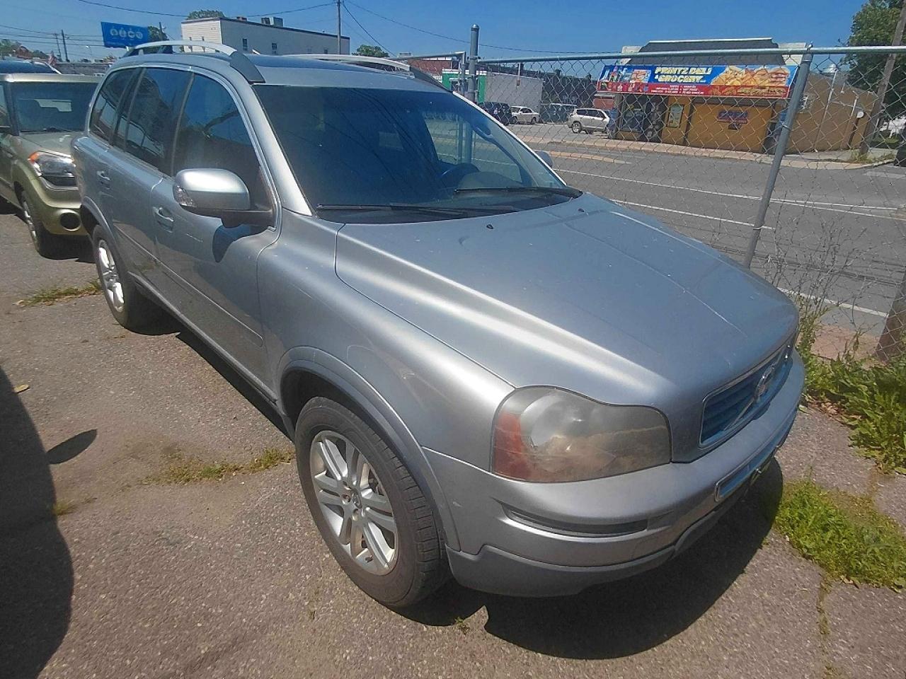 2011 VOLVO XC90