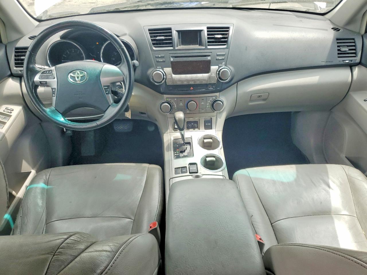 2011 TOYOTA HIGHLANDER