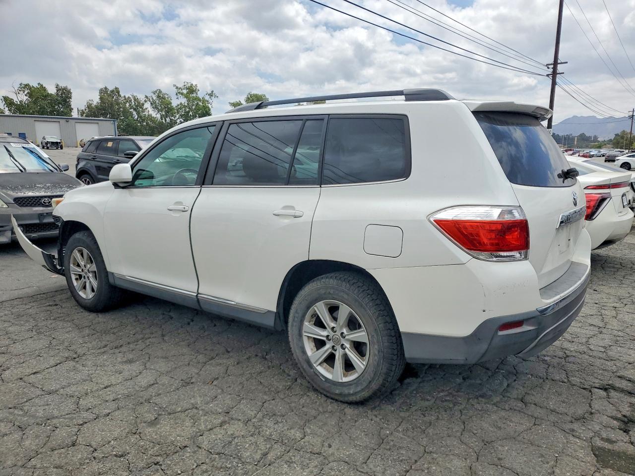 2011 TOYOTA HIGHLANDER