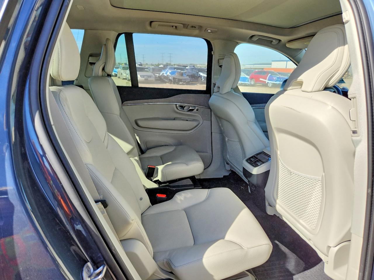 2024 VOLVO XC90