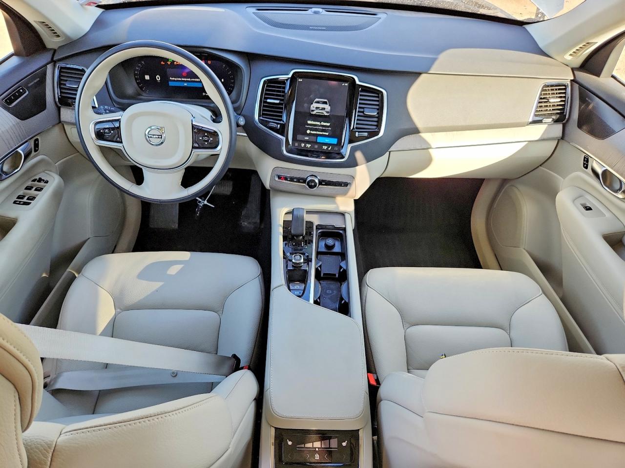 2024 VOLVO XC90