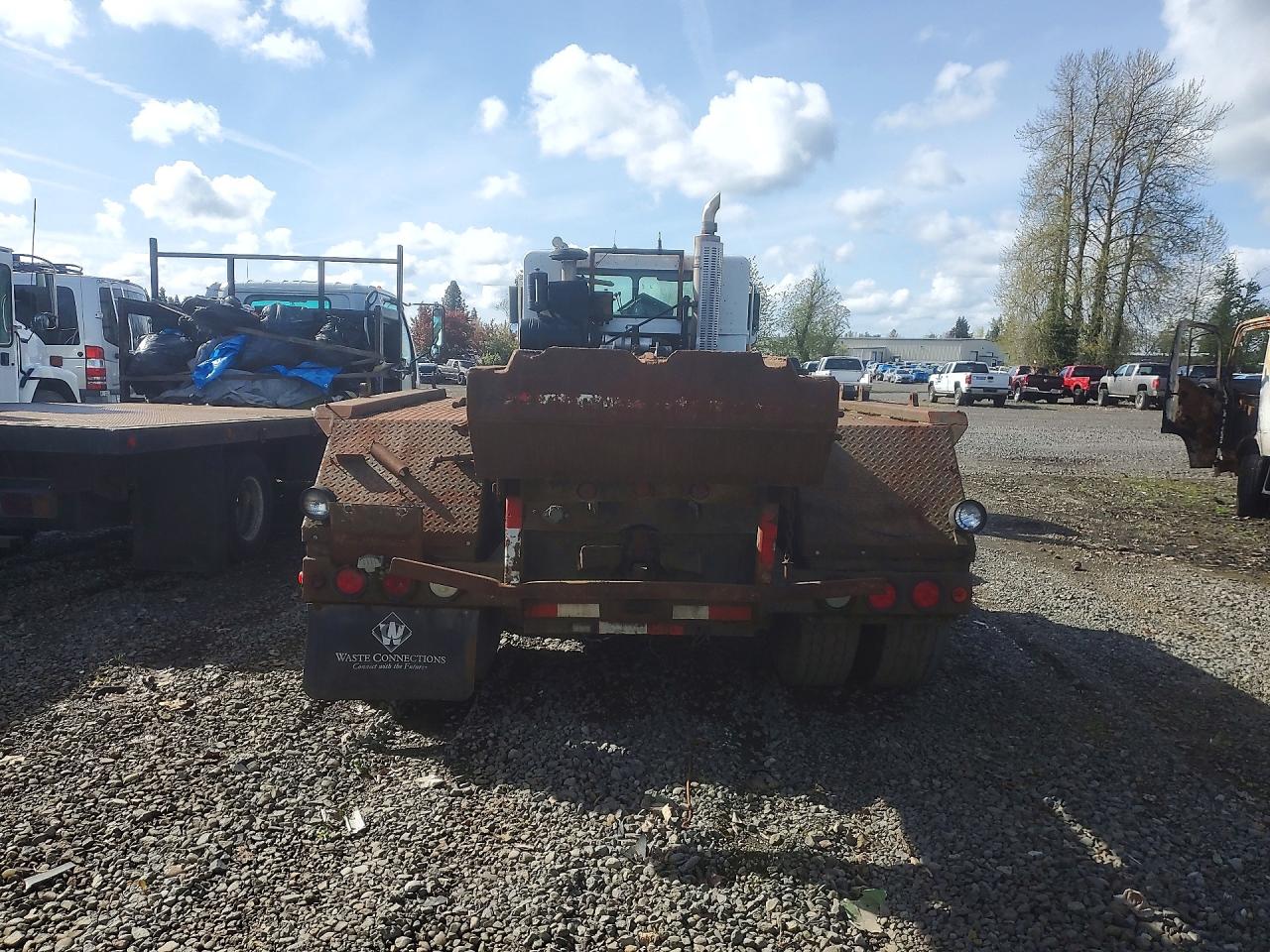 2001 PETERBILT ALL OTHER