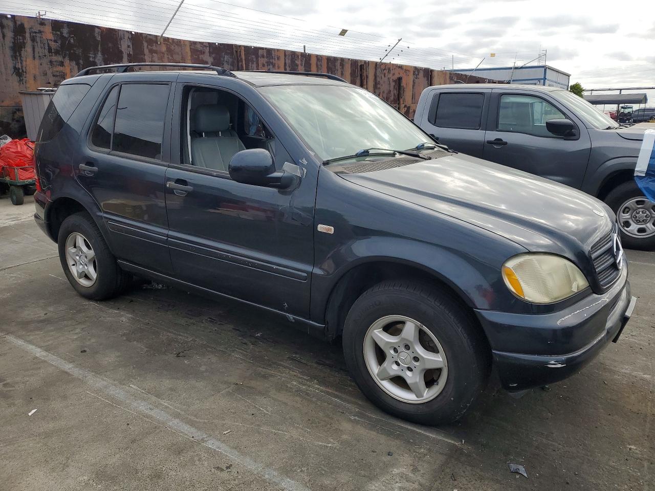 2001 MERCEDES-BENZ M-CLASS