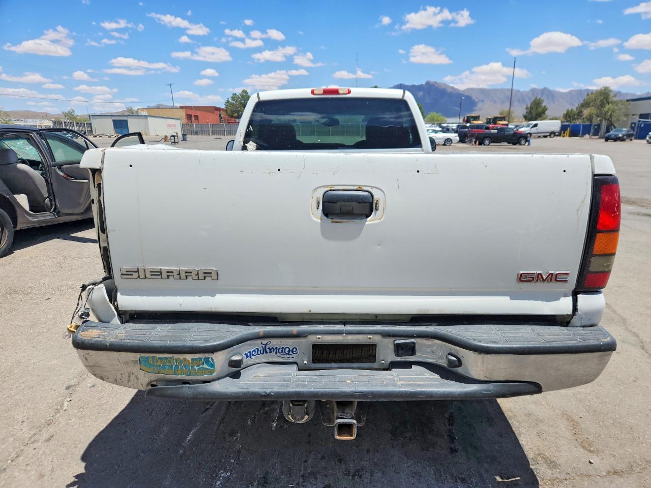 2006 GMC SIERRA