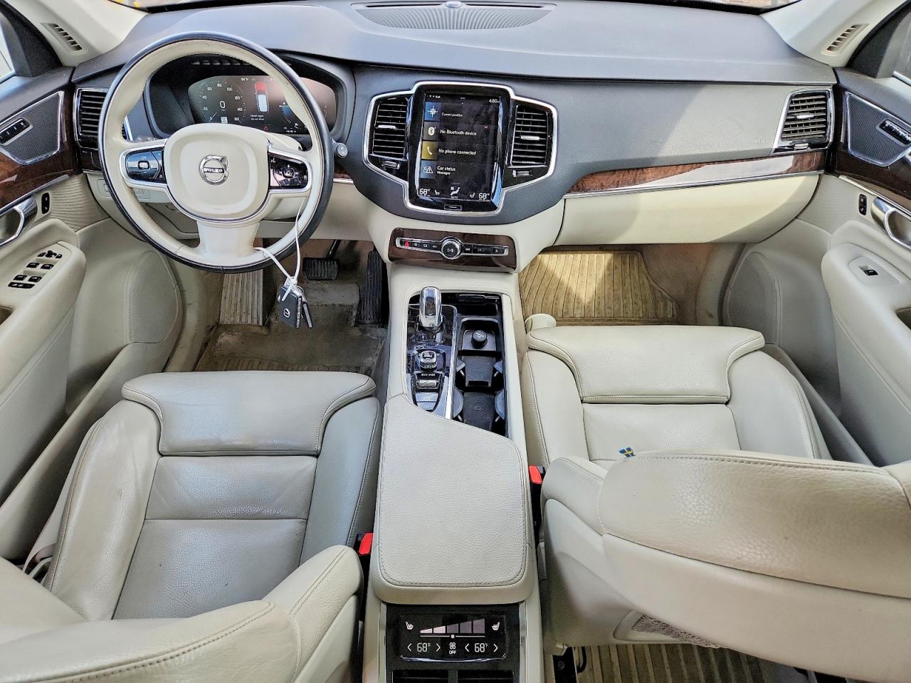 2016 VOLVO XC90