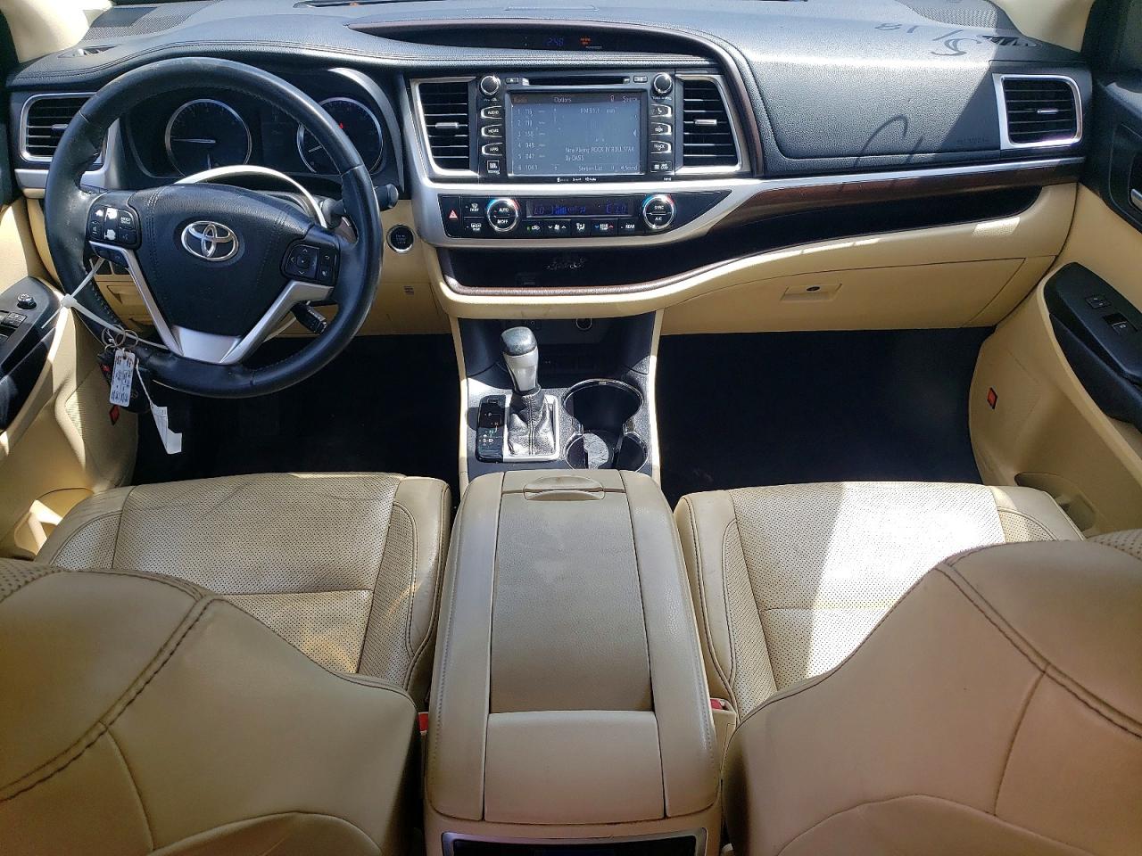 2016 TOYOTA HIGHLANDER