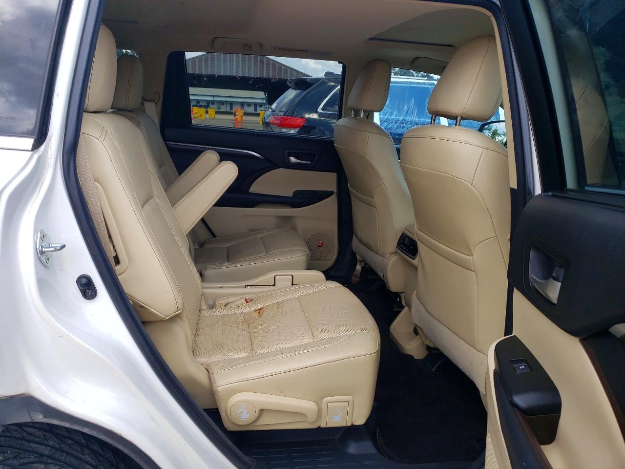2016 TOYOTA HIGHLANDER