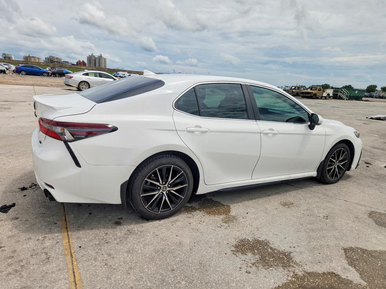 2023 TOYOTA CAMRY