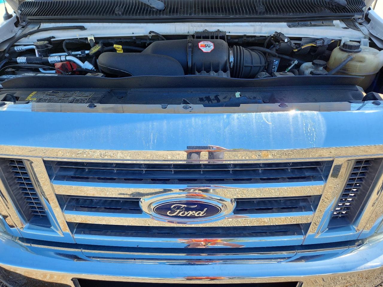 2012 FORD CHATEAU