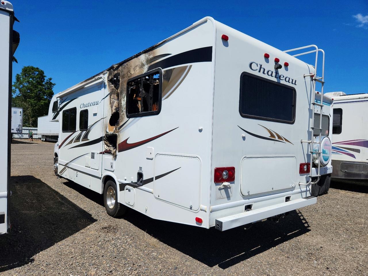 2012 FORD CHATEAU
