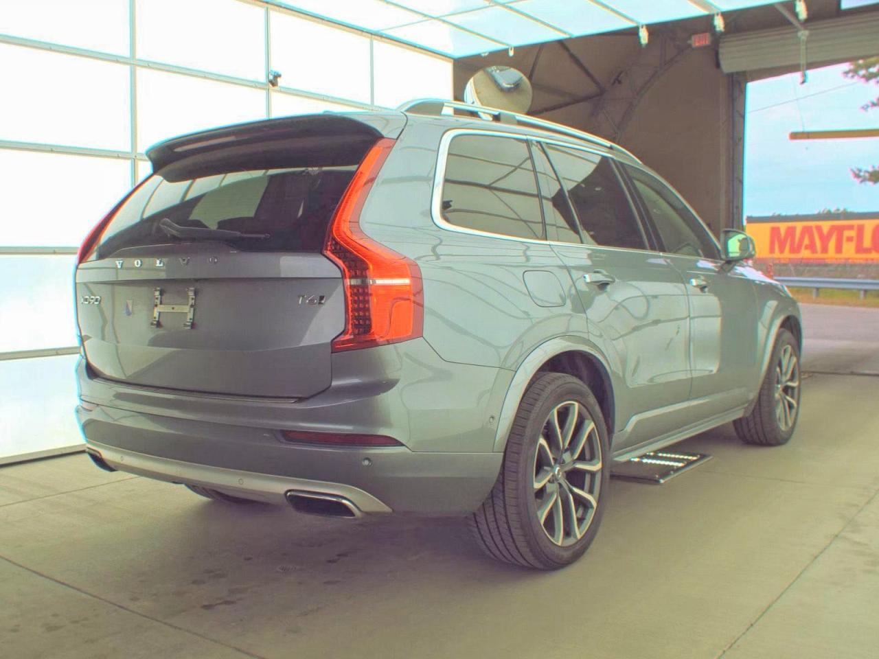 2017 VOLVO XC90