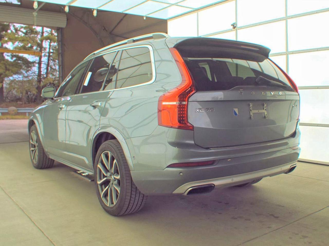 2017 VOLVO XC90