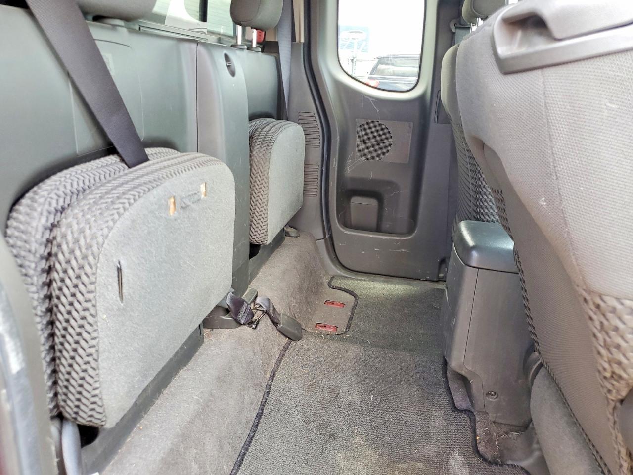 2005 NISSAN FRONTIER